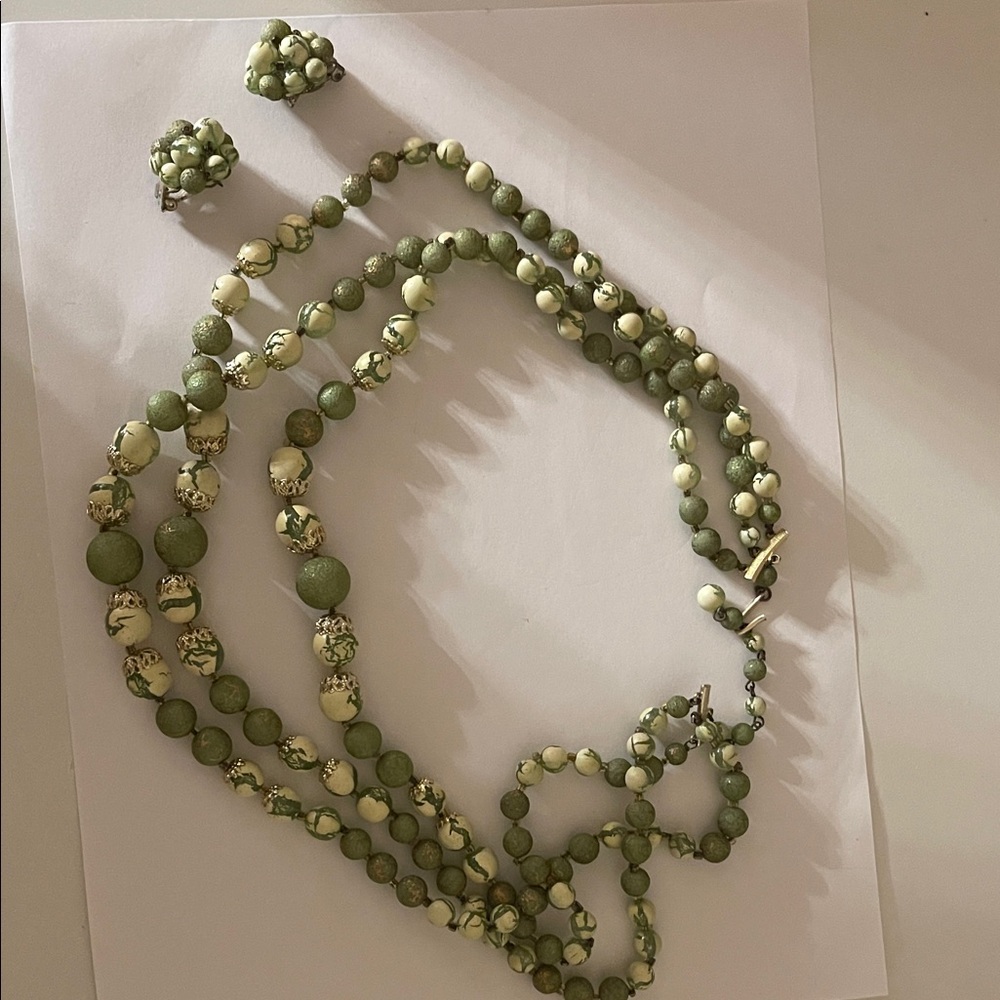 Vintage necklace with matching clip on earrings